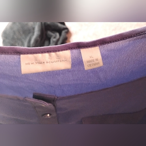 NEW YORK & COMPANY XL SHORT SLEEVE Silky Lavender BLOUSE EUC - Picture 8 of 13